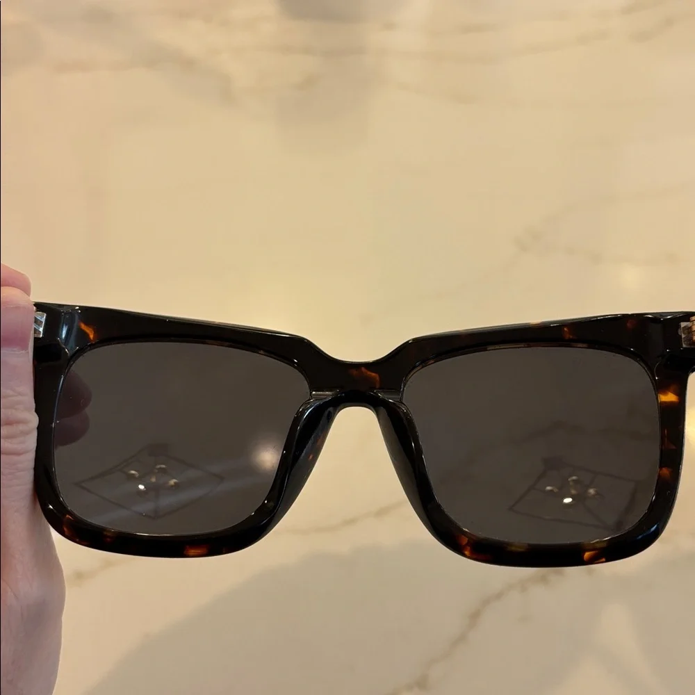 Diff Tortoise Shell Sunglasses - Picture 3 of 5